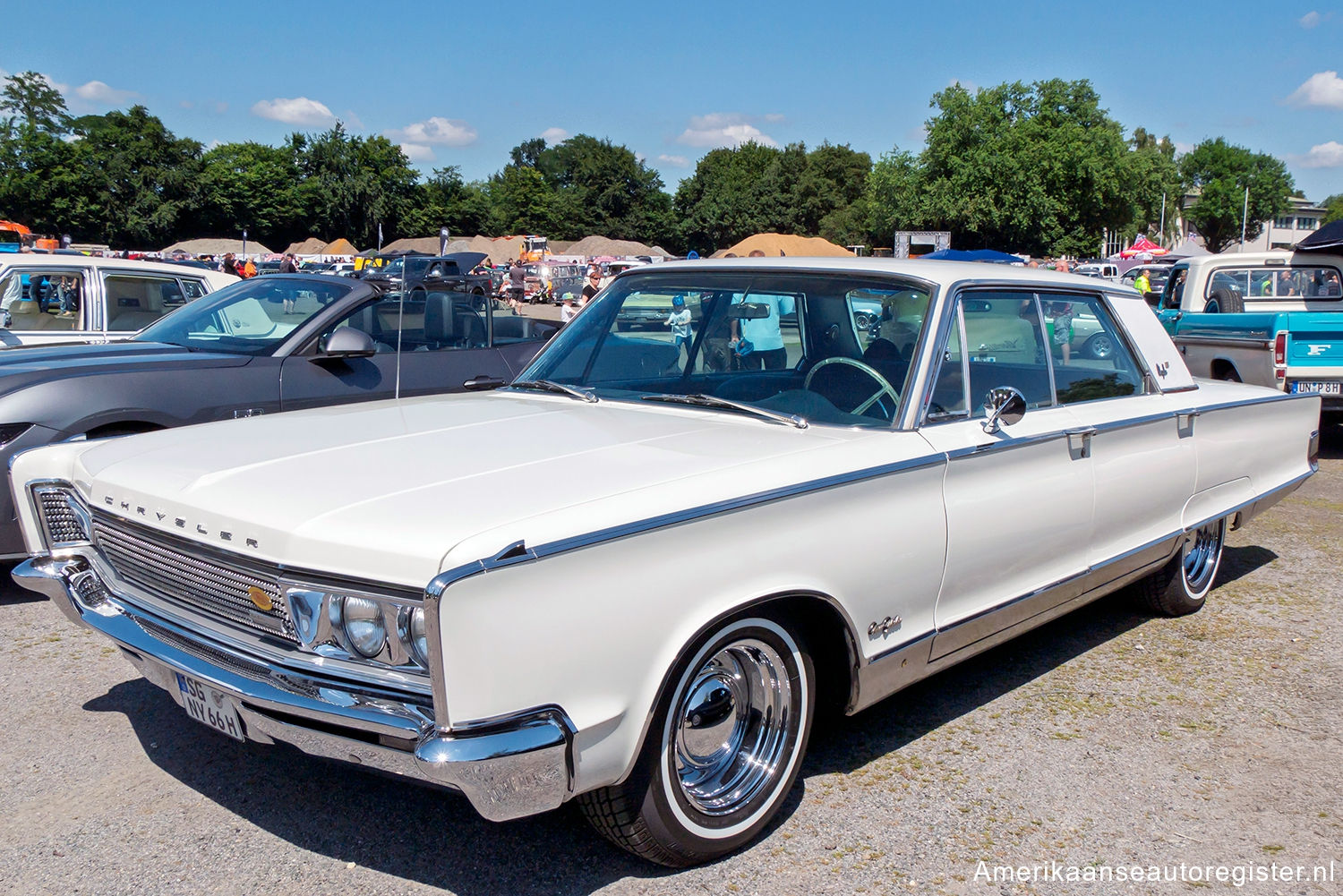 Chrysler New Yorker uit 1966